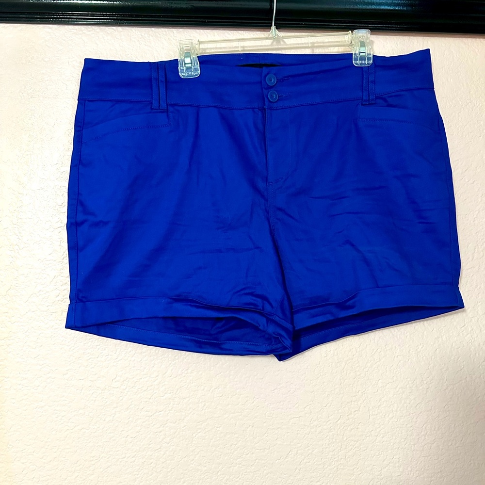 Torrid blue studio shorts. Size 20.